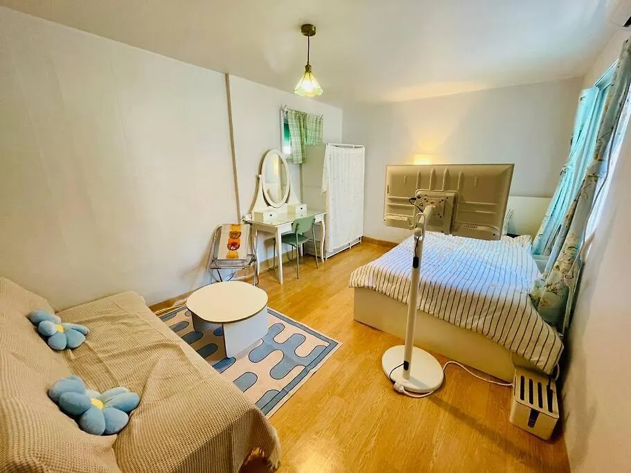 It'S So Blue Studio Apartment In Sinchon Seul